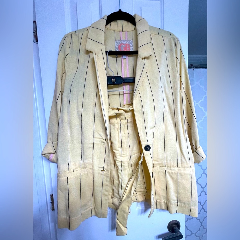 Gianni Bini blazer and shorts set